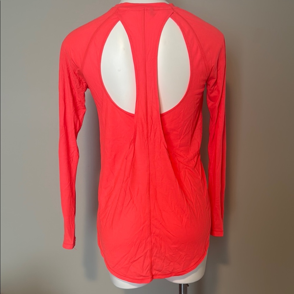 Under Armour Pink Coral Long Sleeve Cut Out Loose Athletic Shirt Size Small